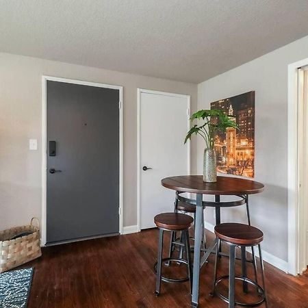 Holly First Floor 2 King Beds Villa Kansas City Exteriör bild